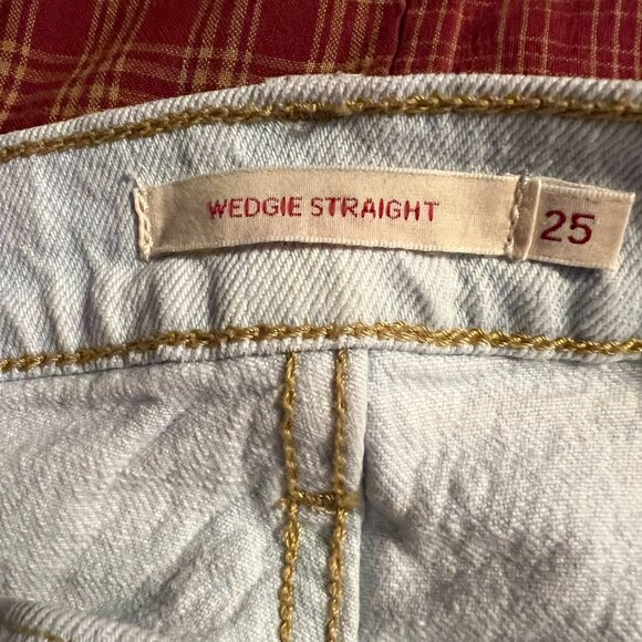 Levi's - Picture 3 of 7